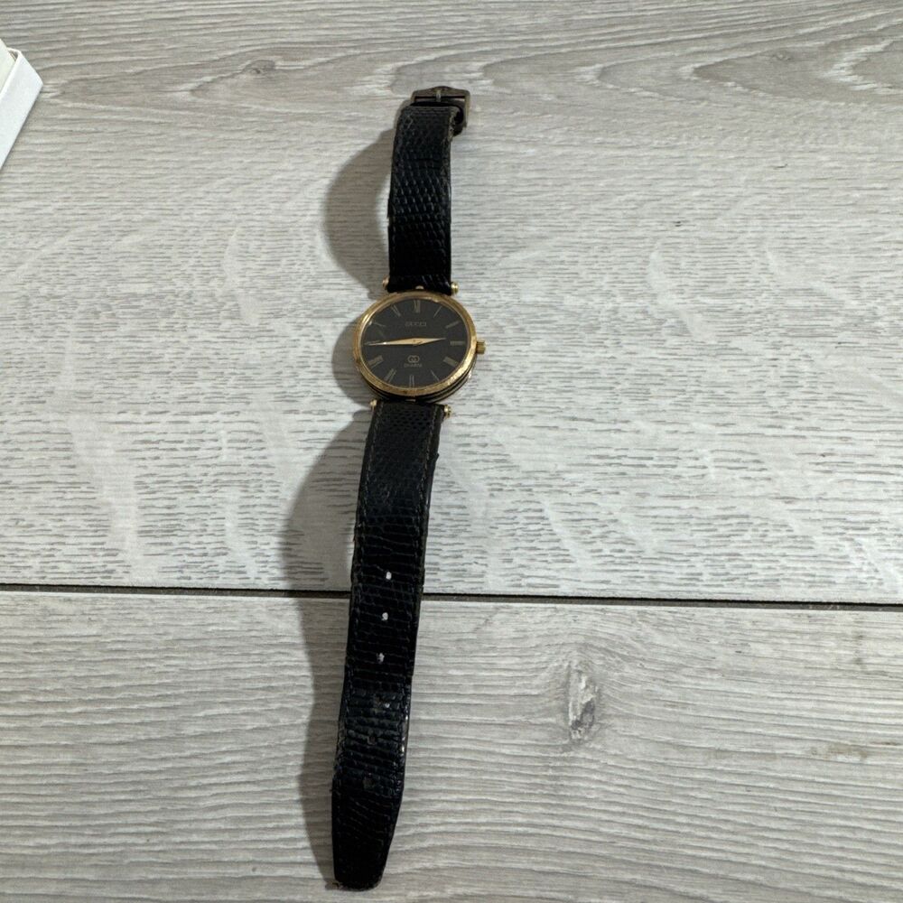 Vintage Men’s Gucci Swiss Quartz Roman Numeral Black Dial Classic Watch